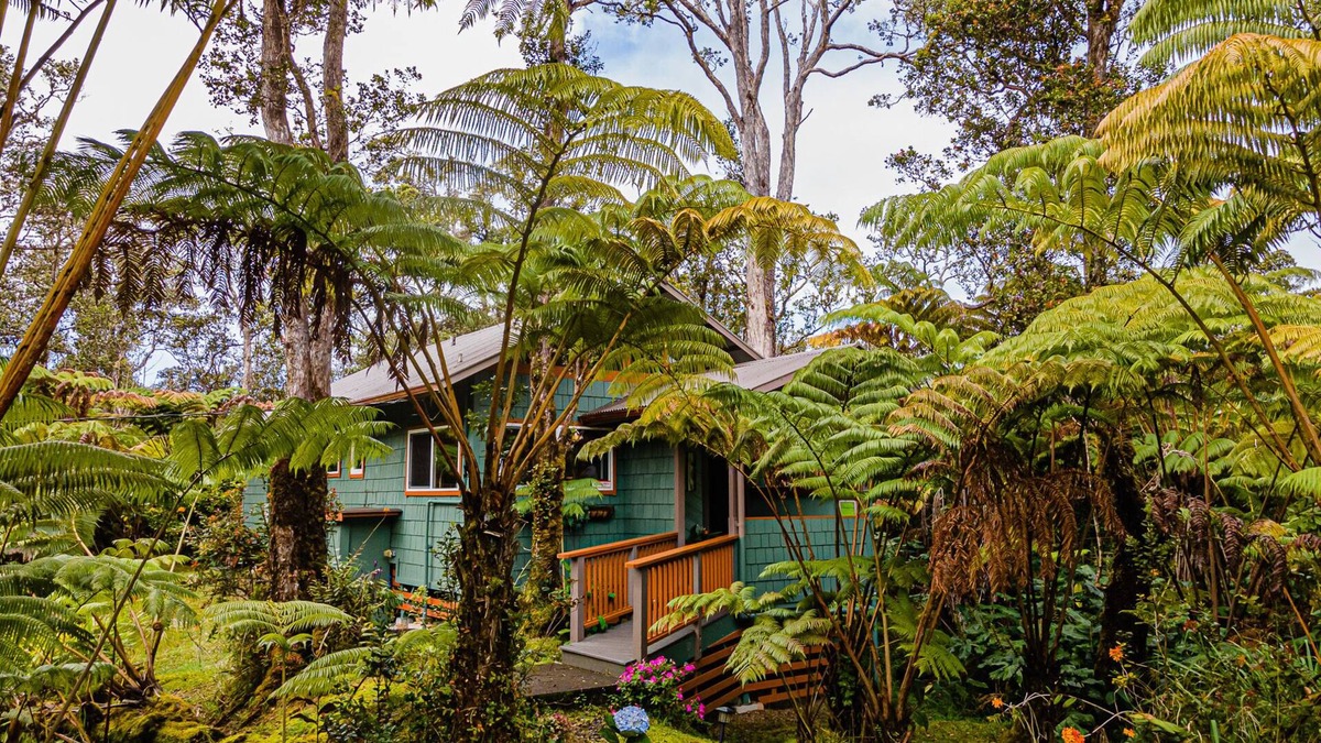 Royal Hawaiian Estates Cottage | Darling, Private Cottage Near Hawaii Volcanoes Nat'l Park