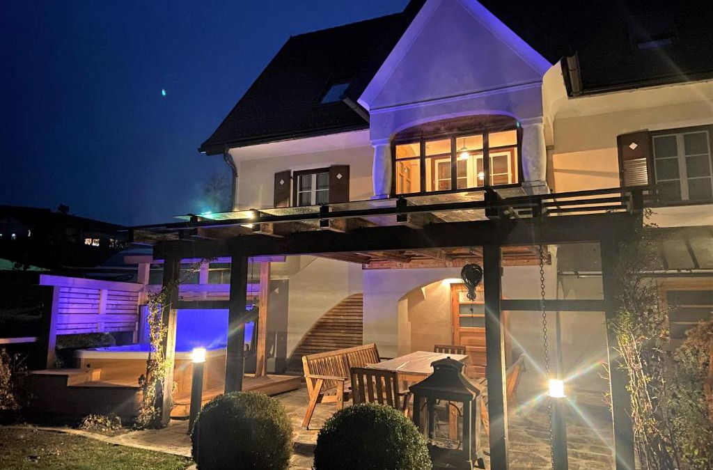 Eibiswald Villa | das "Ferienhaus Eibiswald" Landhaus Refugium im Schilcherland - Sauna und Spa