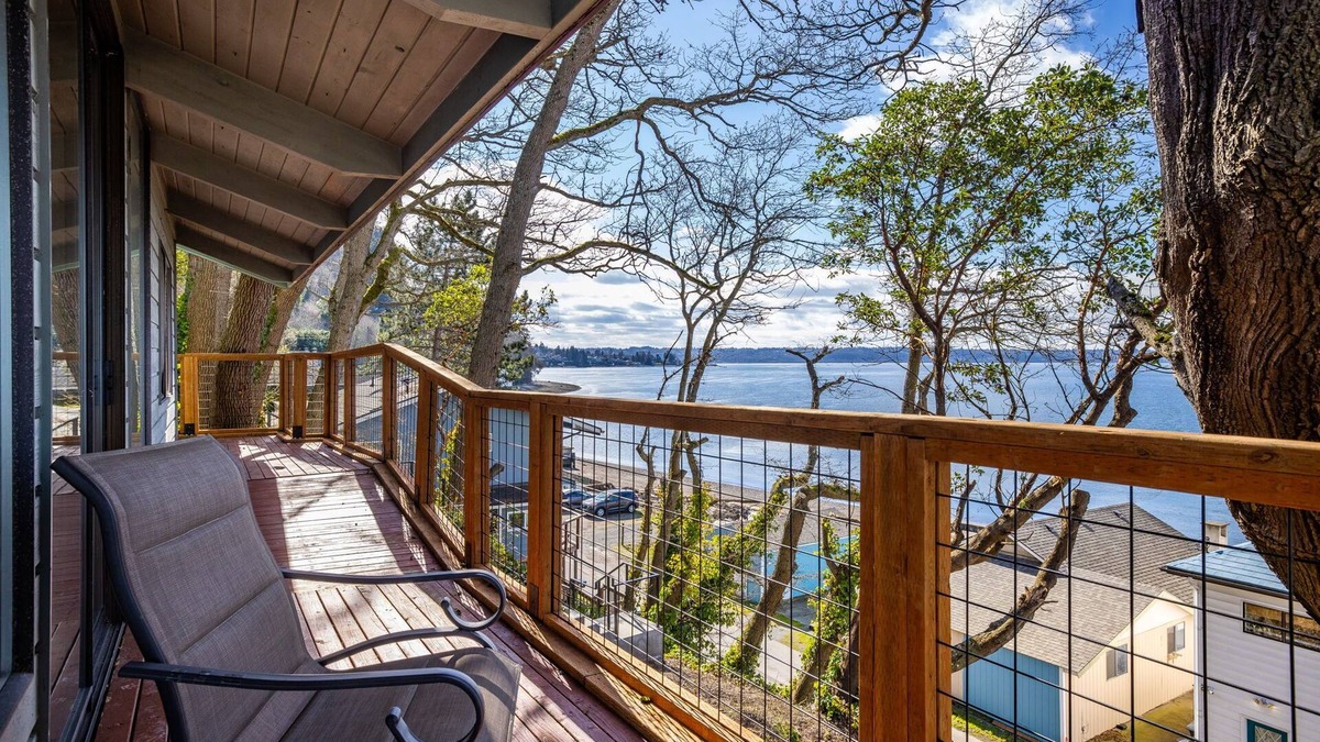 Tacoma House | Dash Point Retreat by the Beach with Amazing Water Views from Almost Every Room.