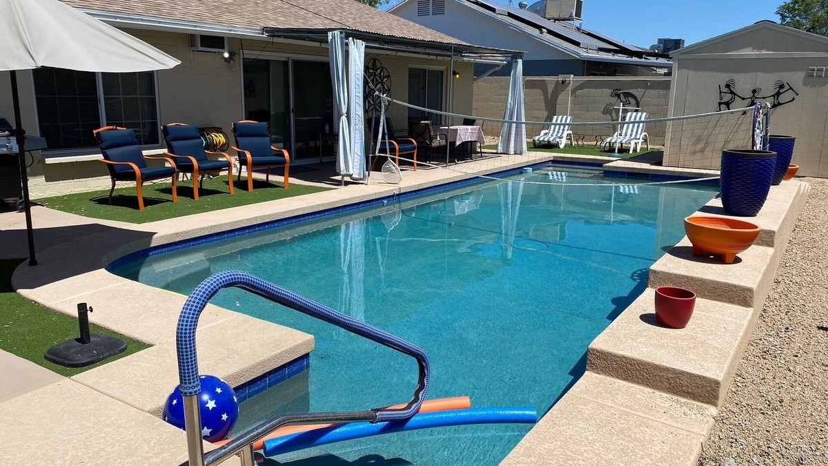 North Mountain House | Dave's Sunshine Getaway for 2 or 3/Private with free heated Pool