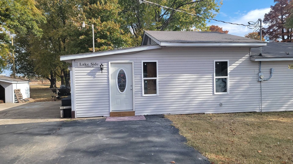 Tiptonville Cabin | Dave shallow lake lodge at reelfoot lake Two n story cabin 14n