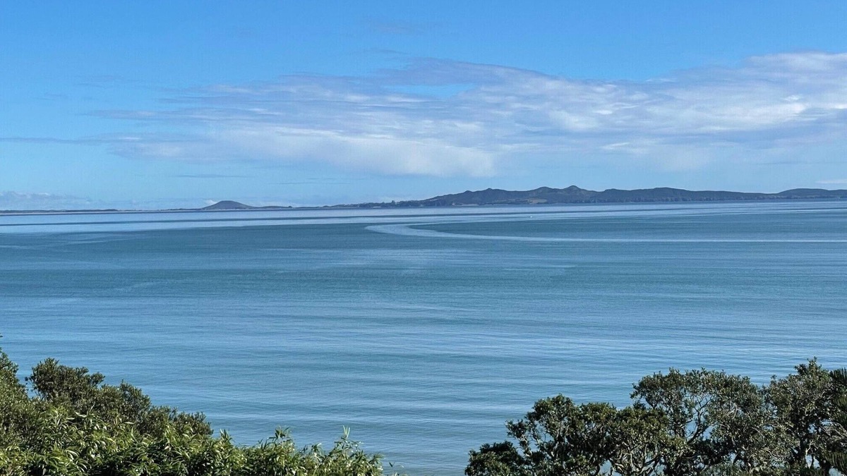 Coopers Beach House | Davinas - The Beach House