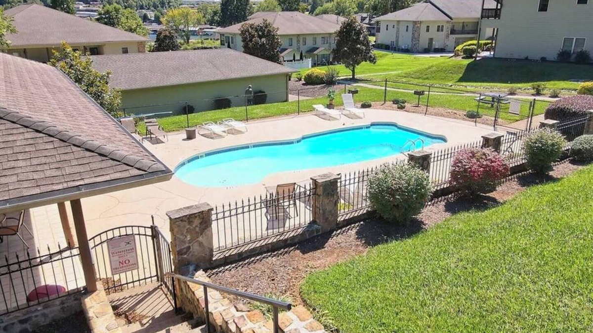 Hiawassee Condo | Day Dreamer - by Chatuge Home Concierge Lake & Mountain Views Condo W/Pool