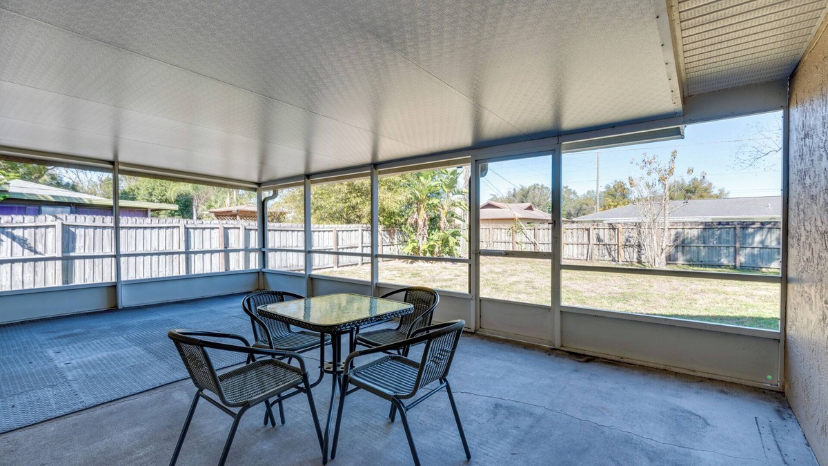 Deltona Lakes House | Day Trip to Disney: Deltona Escape w/Patio