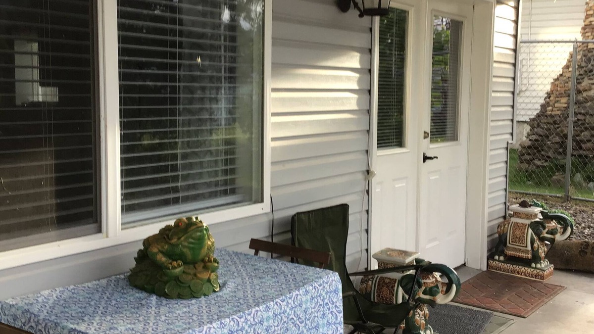 Clarkston House | Daylight Basement Fully Furnished Apartment. Home Away From Home