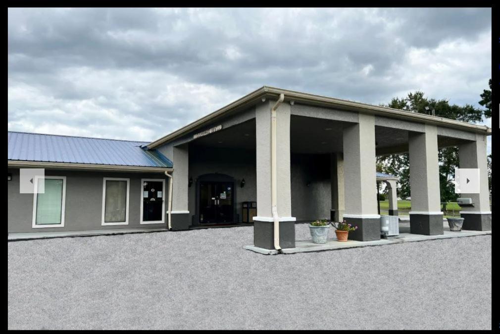 De Funiak Springs Hotel | Days Inn by Wyndham DeFuniak Springs