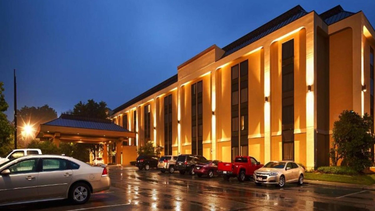 Englewood Hotel | Days Inn by Wyndham Englewood Dayton Airport