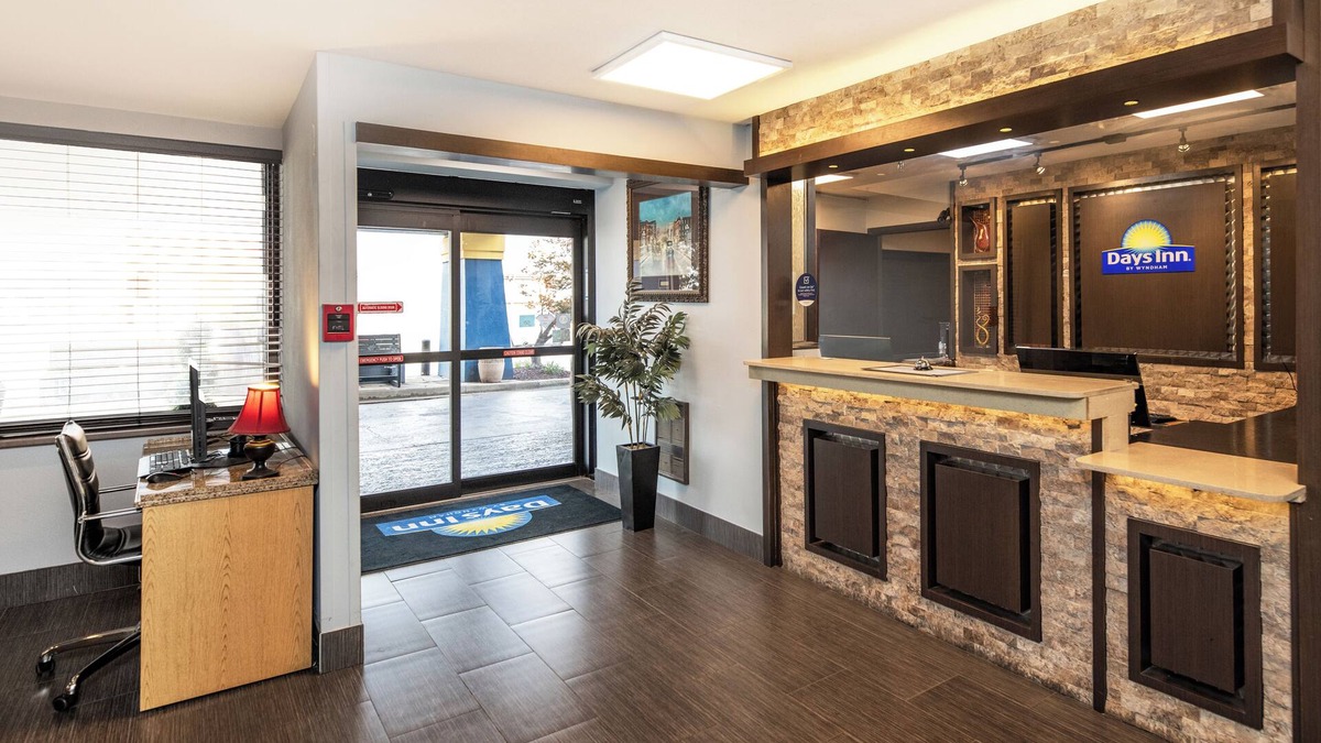 Fort Smith Hotel | Days Inn by Wyndham Fort Smith