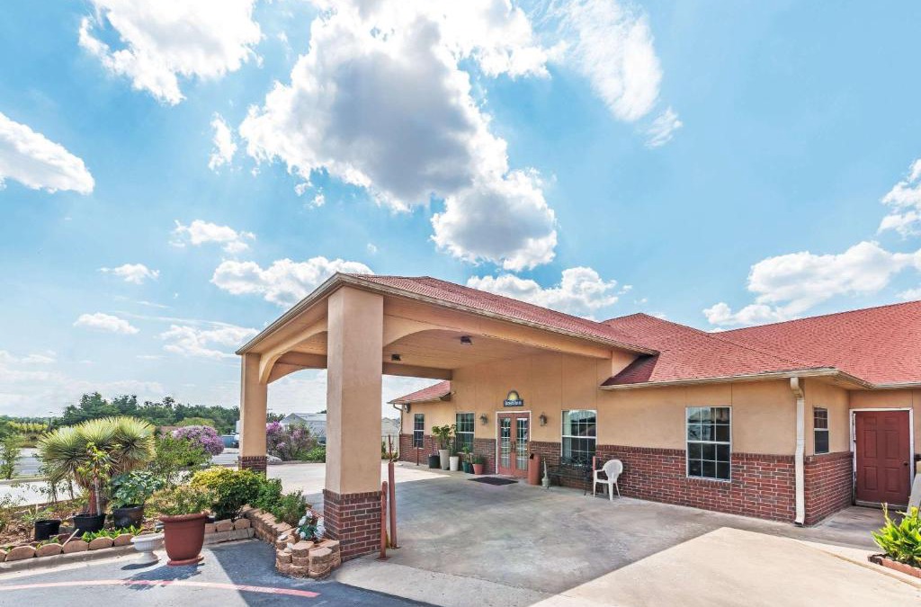 Gainesville Hotel | Days Inn by Wyndham Gainesville