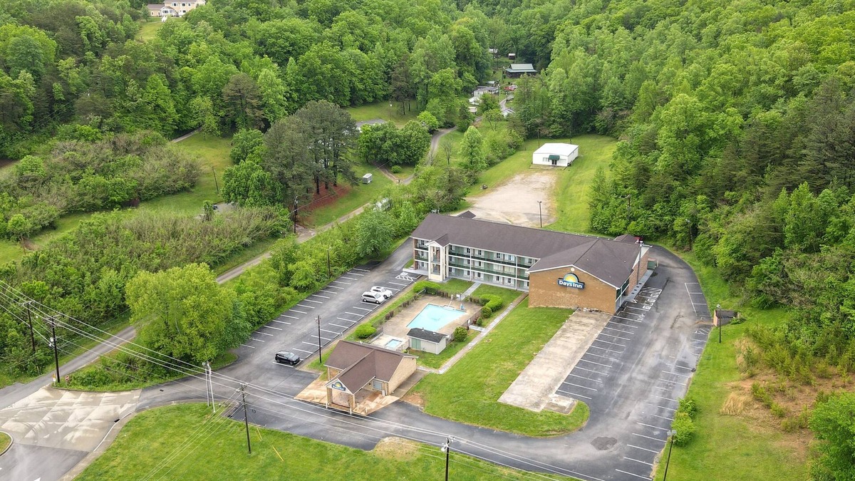 Jellico Hotel | Days Inn by Wyndham Jellico - Tennessee State Line