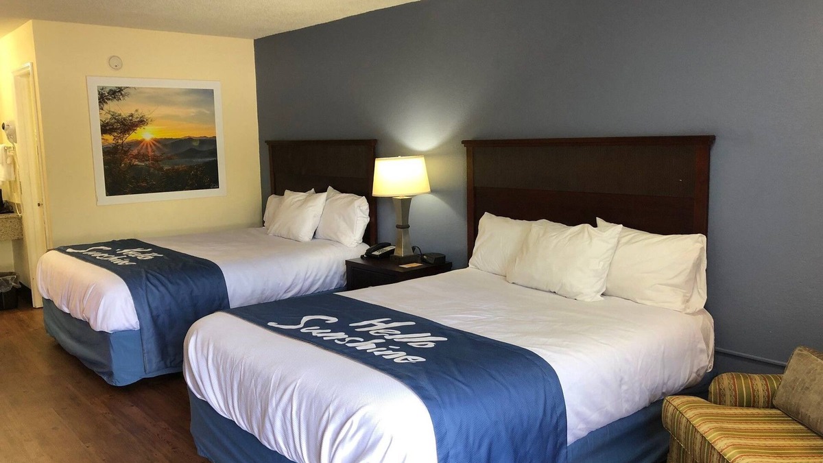 King Hotel | Days Inn by Wyndham King/Winston Salem Area