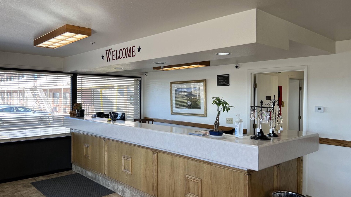 Lake Point Hotel | Days Inn by Wyndham Lake Point