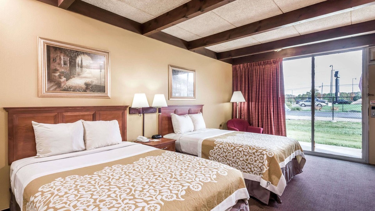 Niles Hotel | Days Inn by Wyndham Niles