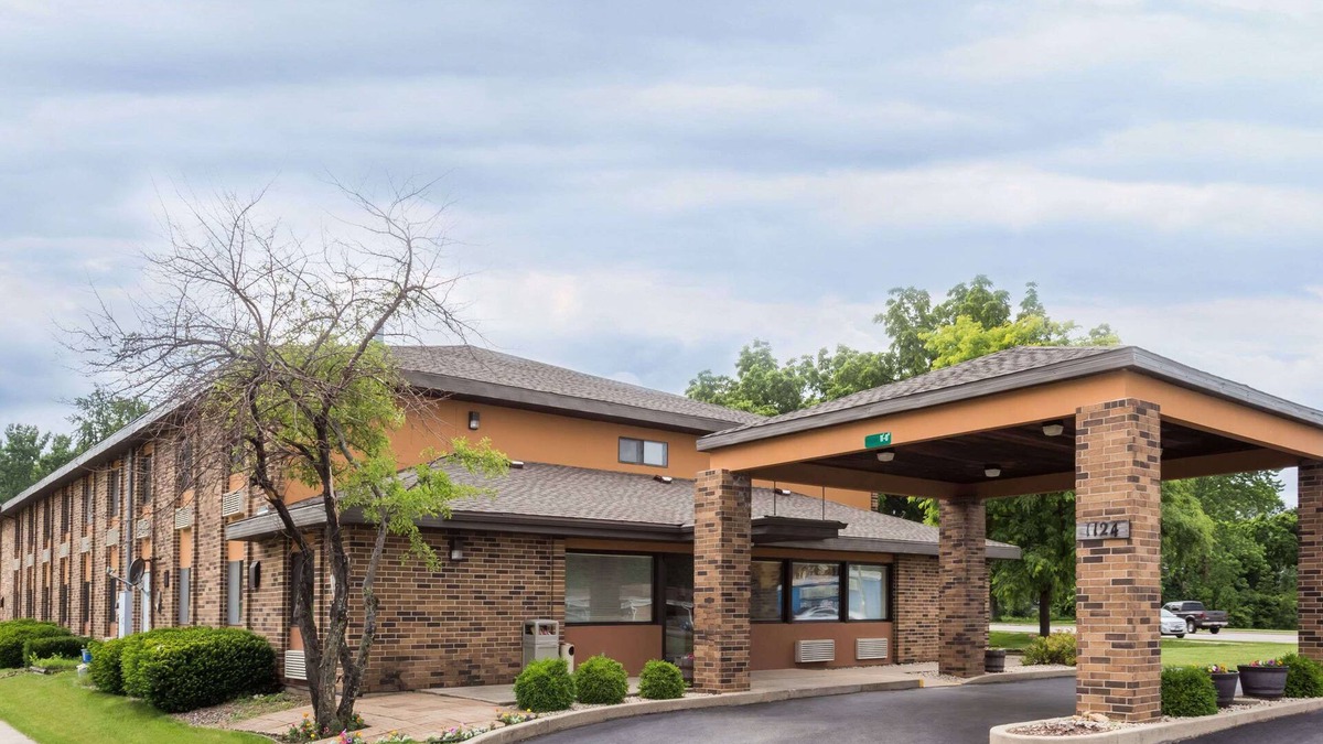 Stoughton Hotel | Days Inn by Wyndham Stoughton WI.