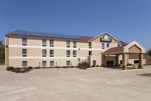 Jefferson City Hotel | Days Inn by Wyndham Jefferson City