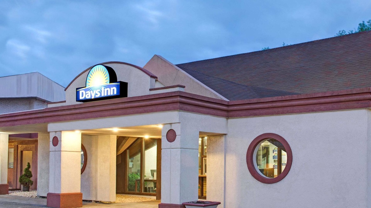 Washington Hotel | Days Inn by Wyndham Washington Pennsylvania