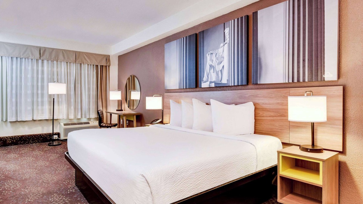 Forest Hills Hotel | Days Inn by Wyndham Washington DC/Connecticut Avenue