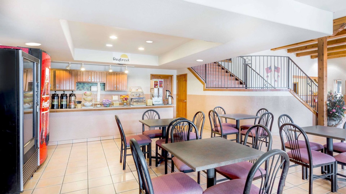 Lordsburg Hotel | Days Inn & Suites by Wyndham Lordsburg