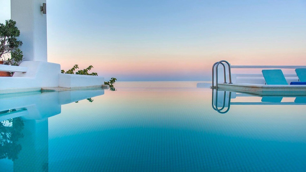 Kamari Villa | Dazzling Santorini Villa | 3 Bedrooms | Villa Villa Mare Nostrum | Plunge Pool.