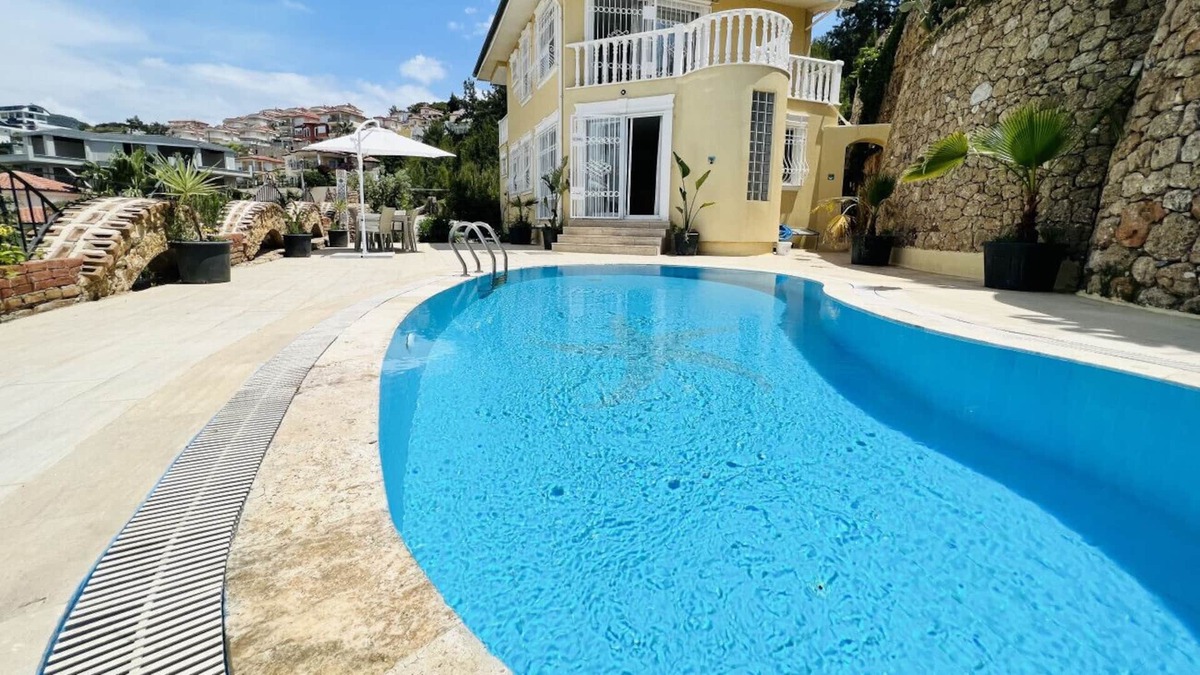 Kargicak Villa | Dazzling Villa with Private Pool in Alanya