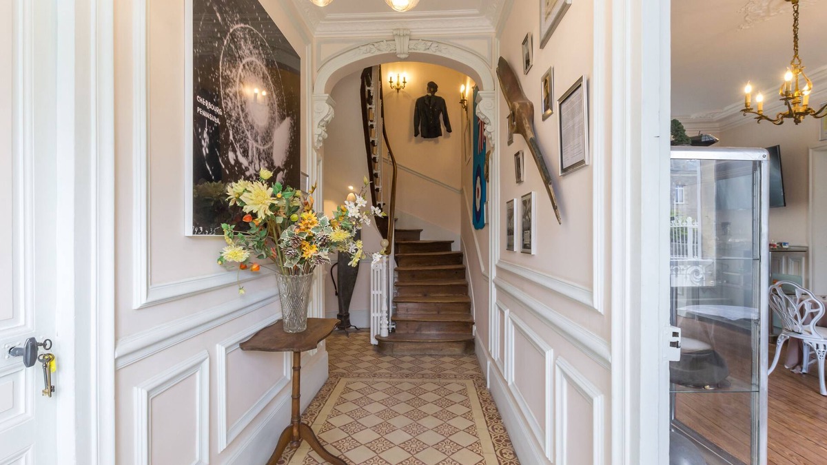 Arromanches-les-Bains Bed & Breakfast | DDAY Aviators Le Manoir
