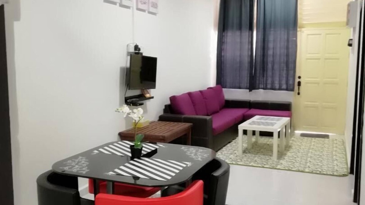 Kampung Gong Datok House | De Akasia Homestay Gong Badak, Kuala Lumpur