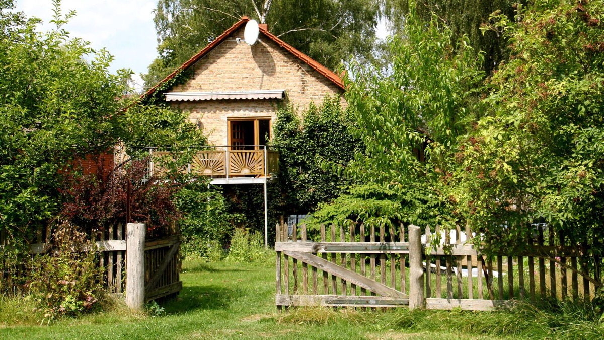 Boitzenburger Land Apartment | A place of rest and retreat in the natural garden