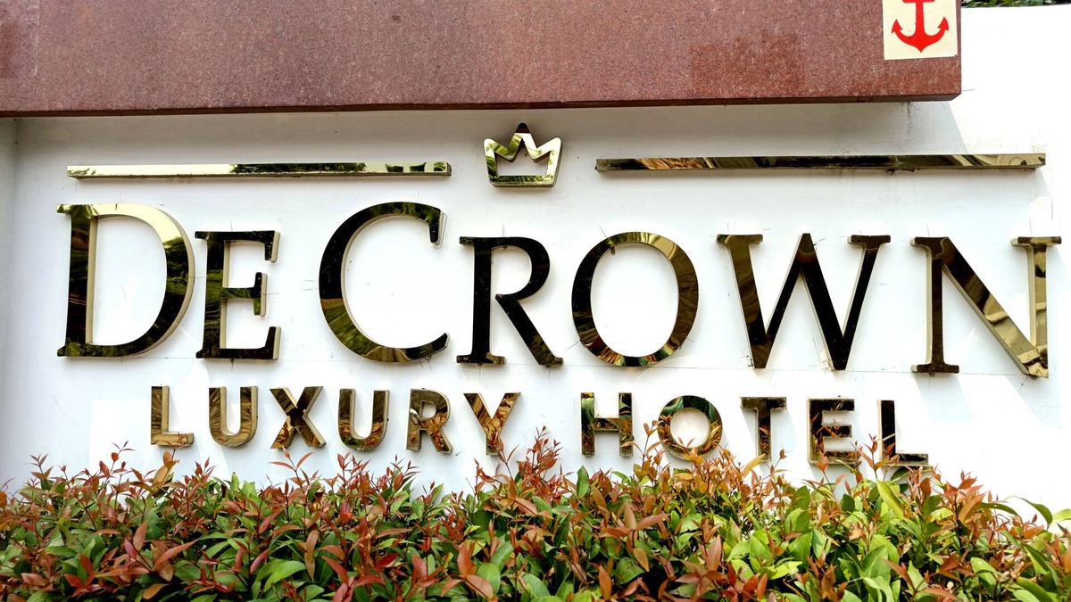 Kakinada Hotel | DE CROWN LUXURY HOTEL