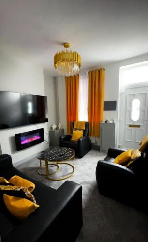 Stoke-on-Trent House | de gold ltd