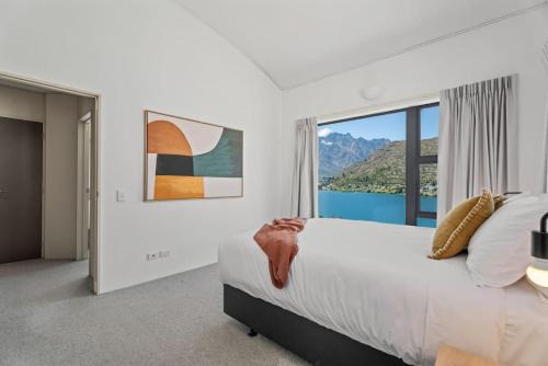 Frankton House | De La Mare views