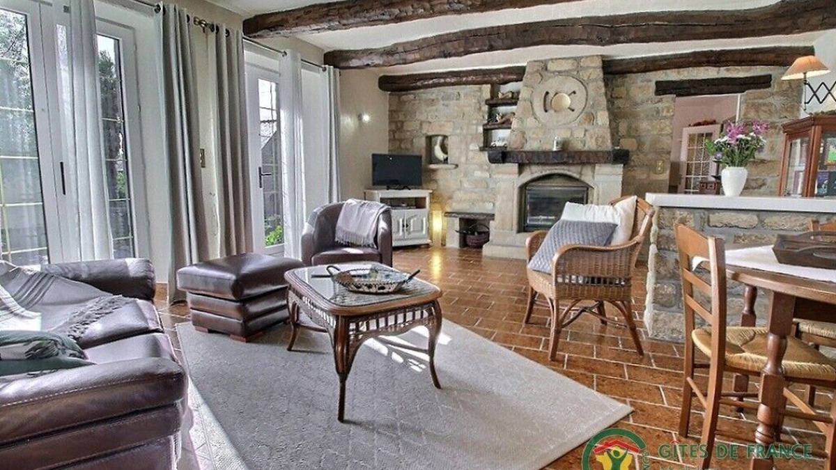 Locoal-Mendon House | De la Quenouille - LOCOAL-MENDON