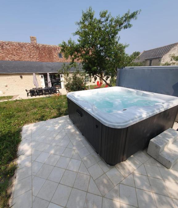 Rivarennes House | de la salle gite 8 personnes à la campagne avec jacuzzi 4 chambres 3 WC