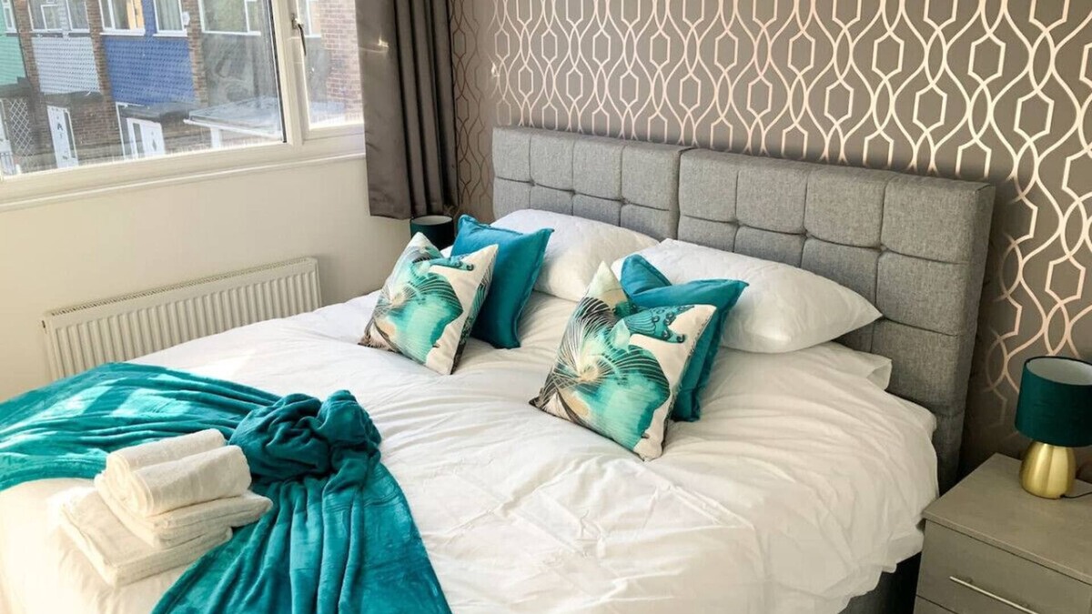 Streatham House | De Montfort House is a lovely 2 bedroom house in the heart of Streatham.