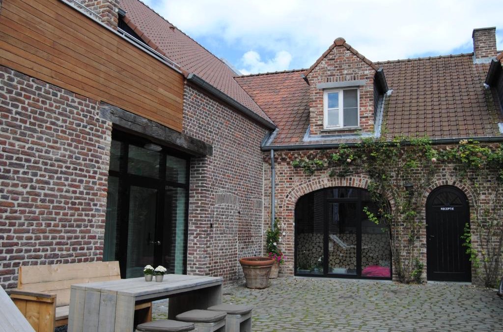 Maaseik Hotel | De Sjeiven Dorpel