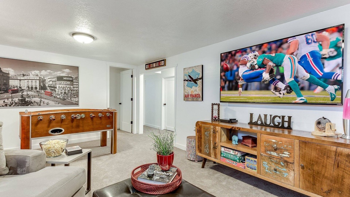Millcreek House | Deals! - Hot Tub - Close to SKI Resorts, Foosball, BBQ, Discount Ski Rentals!