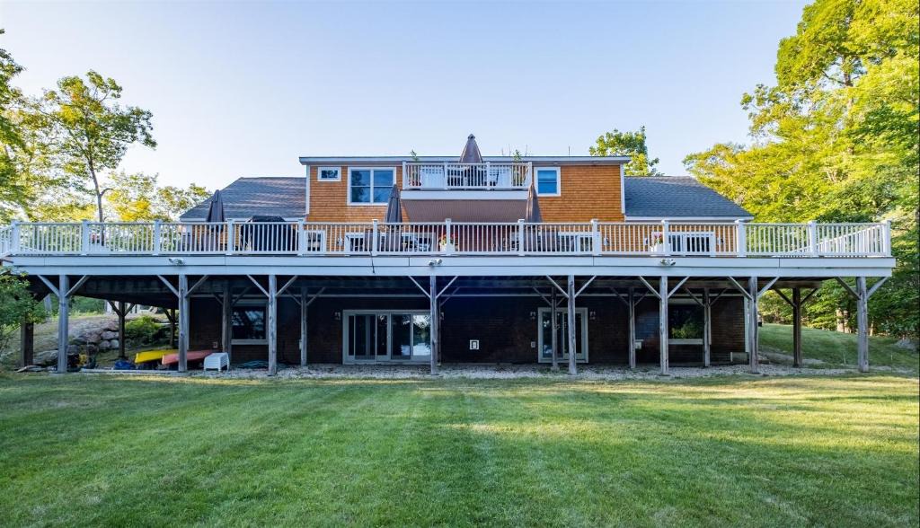 Harrison Villa | DECK HOUSE LIMIT 25 home