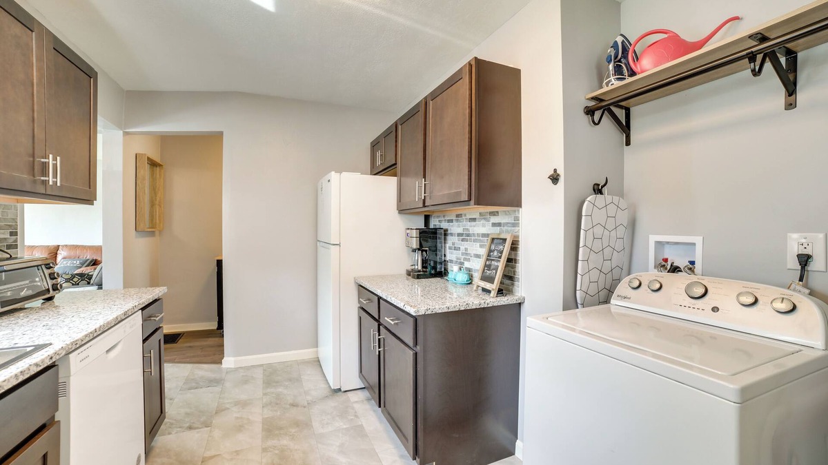 Natrona Heights Cottage | Deck & Patio: Inviting Abode in Natrona Heights!