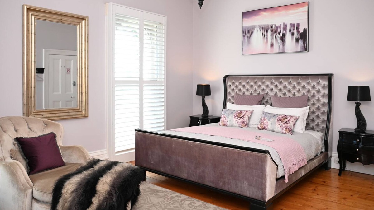 Mansfield Apartment | Deck Quarters - The Grande Vista
