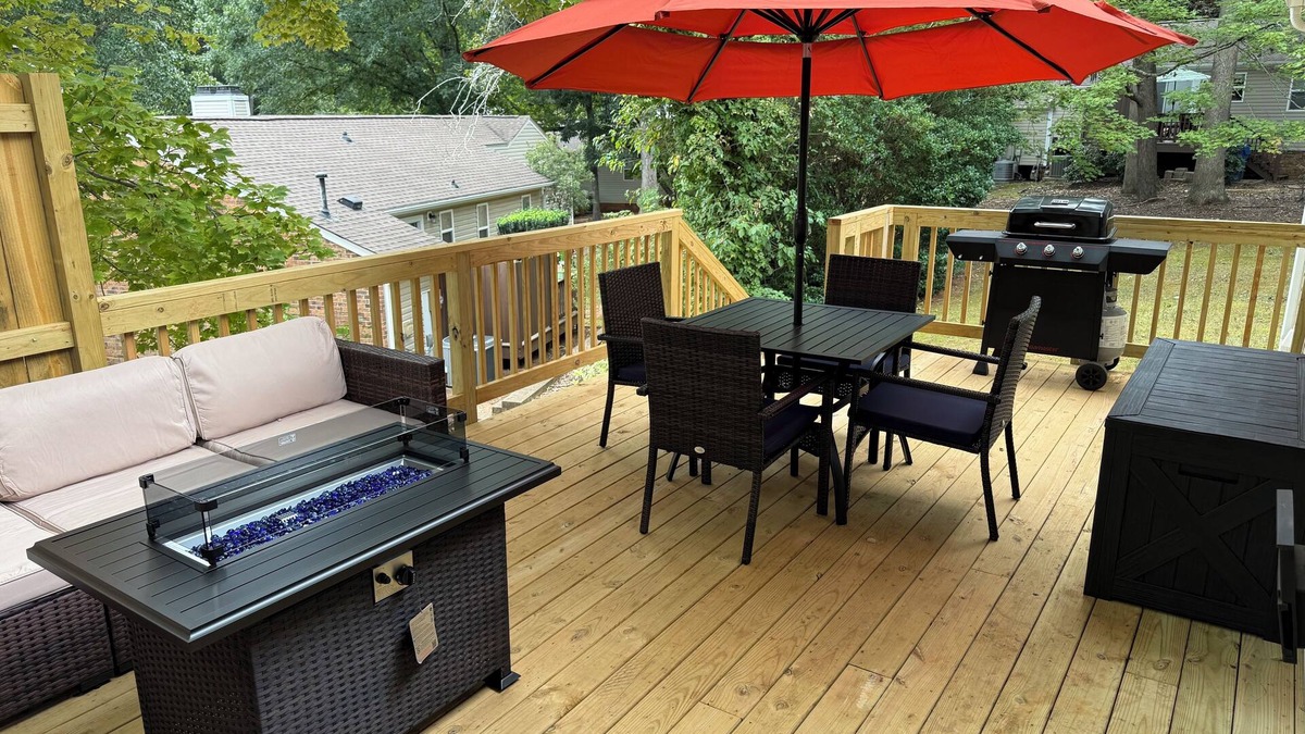 Southwest Raleigh House | Decked Out: mins to Lenovo Center, Carter-Finley Stadium, State Fair and more!