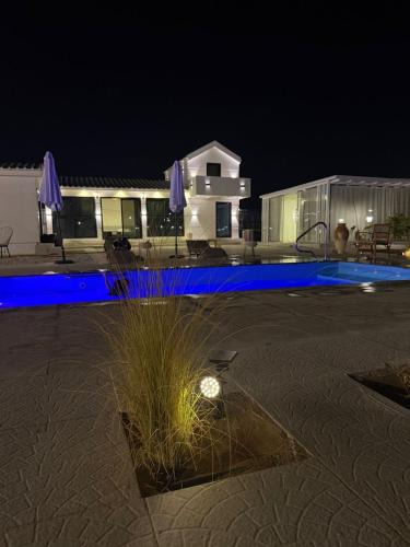 Abu Dhabi Ski Chalet | Deem view