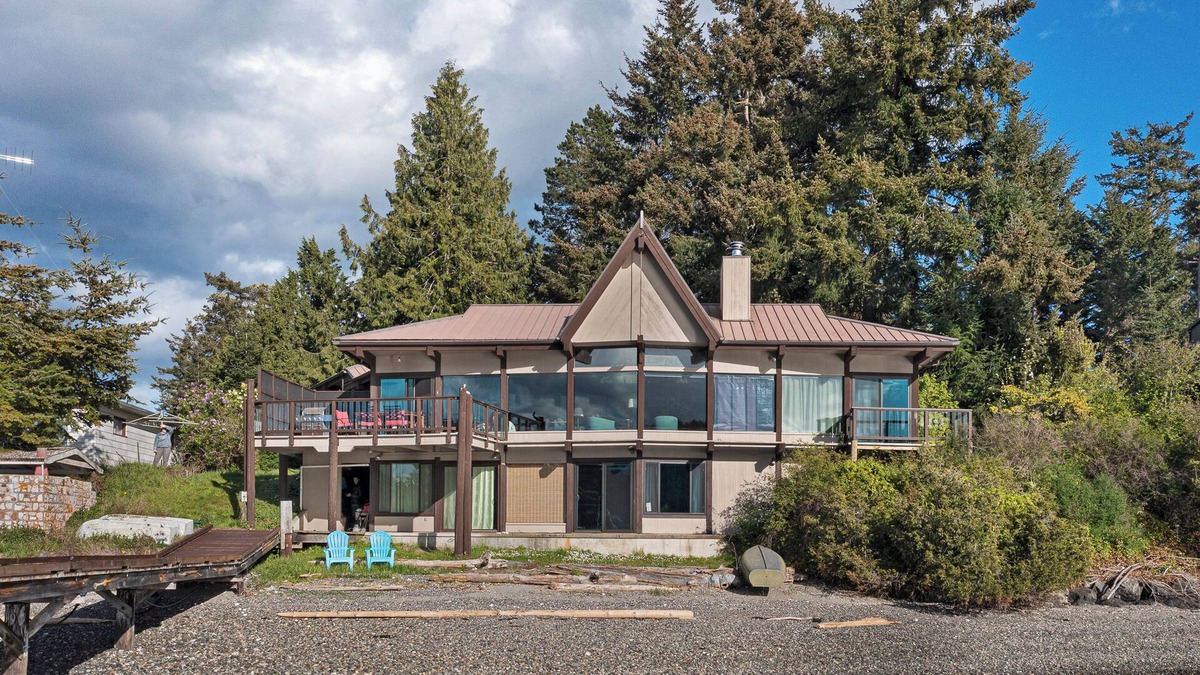 Friday Harbor House | Deepwater Dock! Waterfront! (HV)