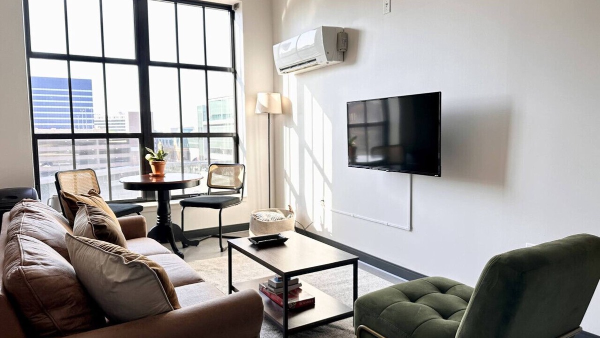 Westown Apartment | Deer District Studio Apt JC10 - One Block from Fiserv and Baird