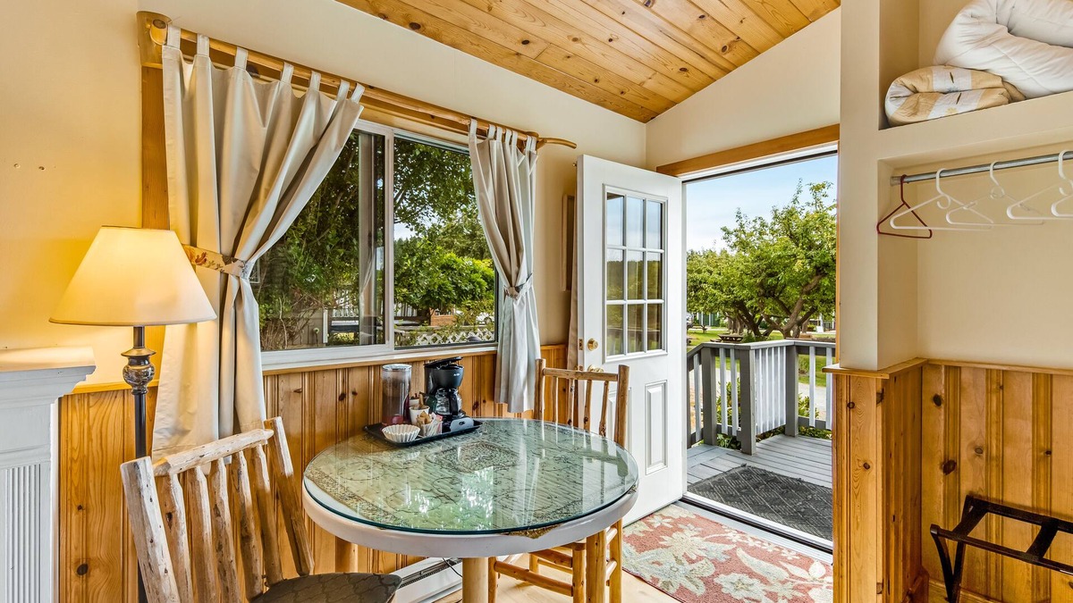 Deer Harbor Hotel | Deer Harbor Inn