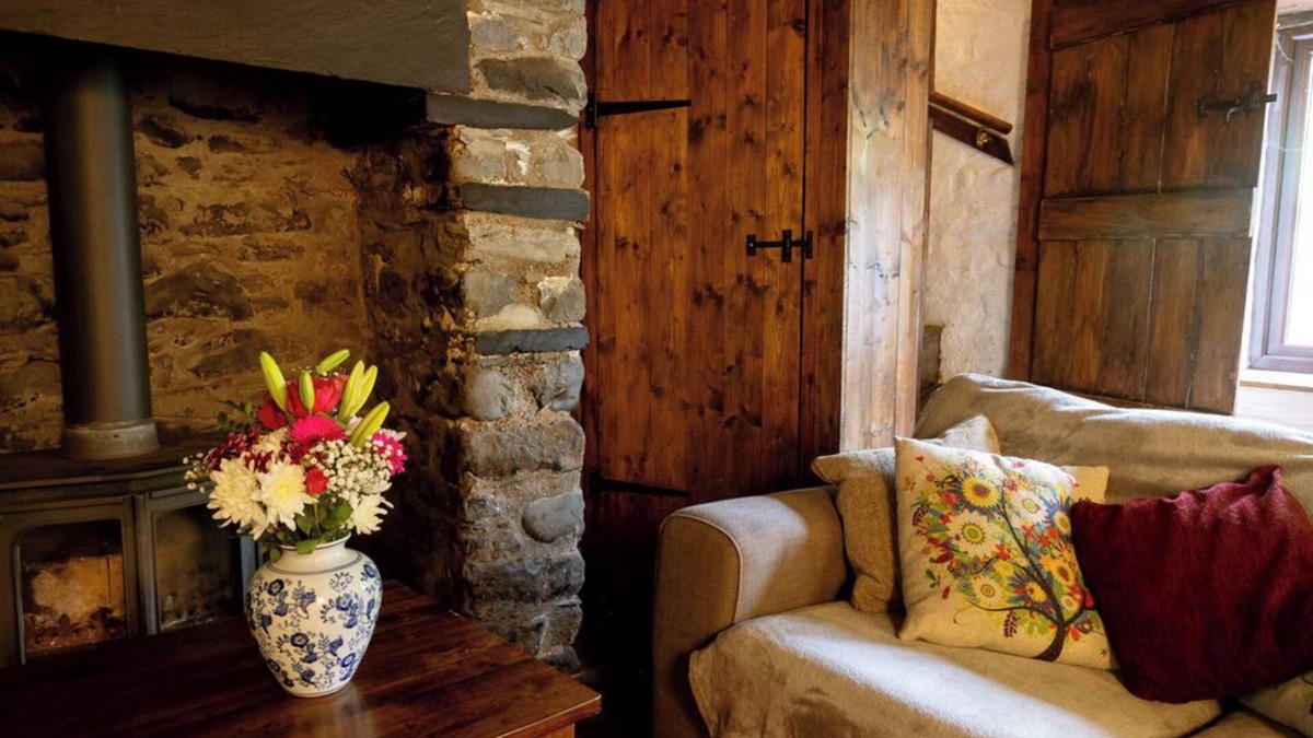 Machynlleth Cottage | Deer House - cosy cottage in Wales for max. 4 people