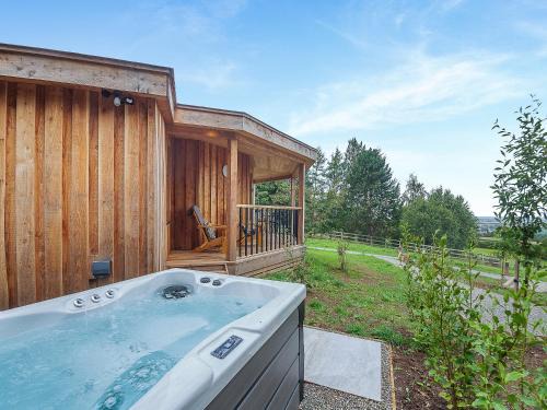 St George House | Deer's Leap - Uk50121
