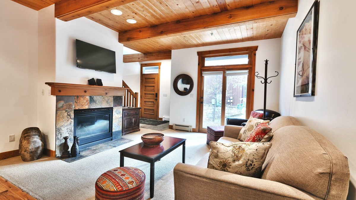 Deer Valley House | Deer Valley Drive - Easy Walk/Shuttle to Skiing and Main St.