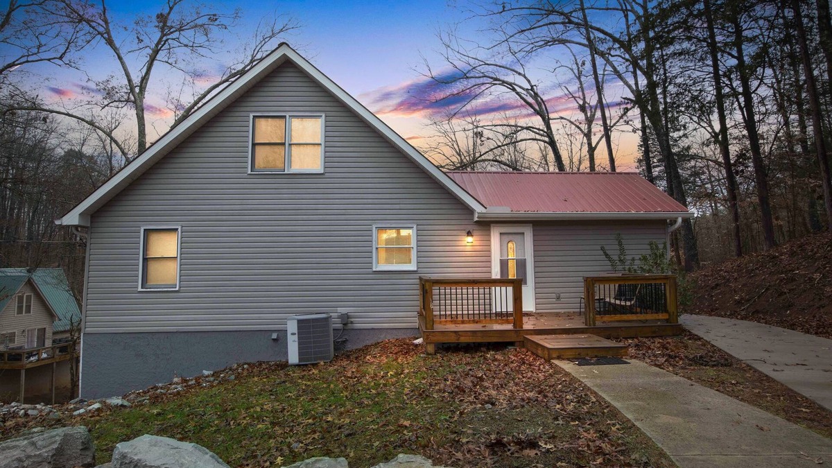 La Follette House | Deerfield Hideaway At Old Smokey 5 Bedroom Home