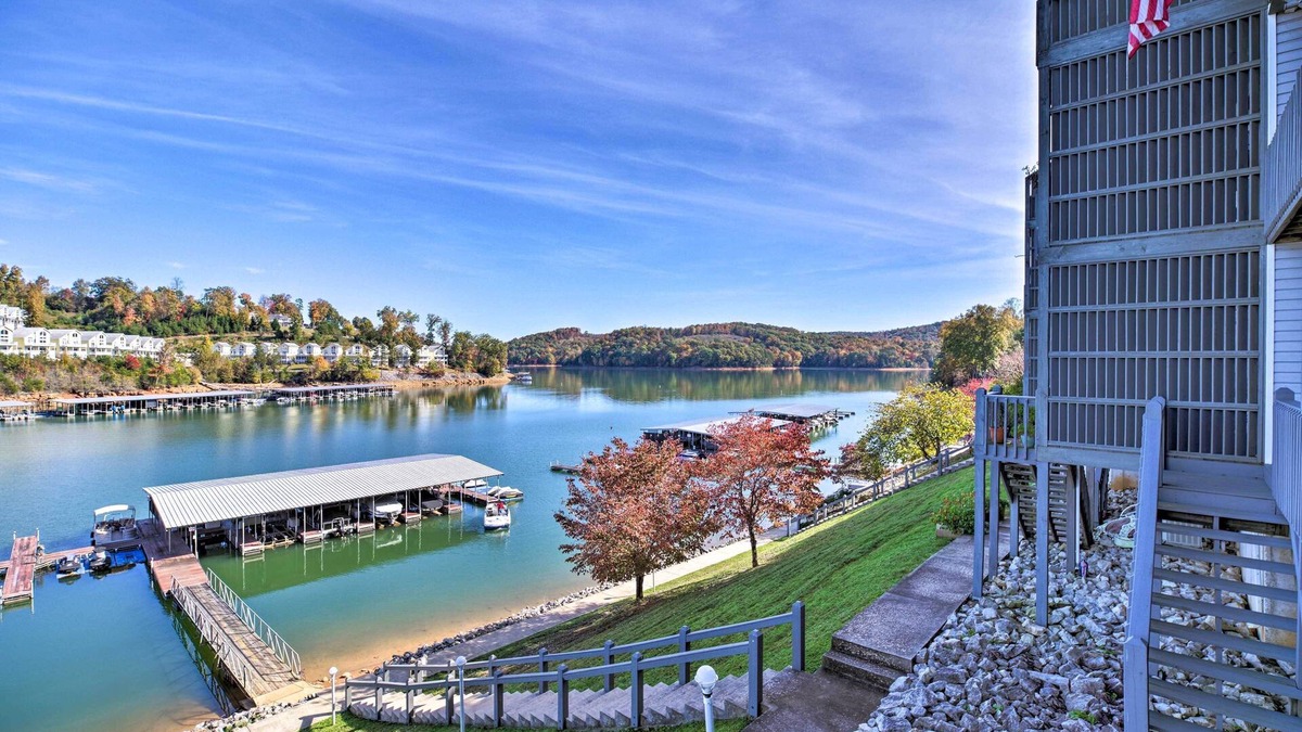 La Follette Condo | Deerfield Lakefront Condo/Boat Slip Included!