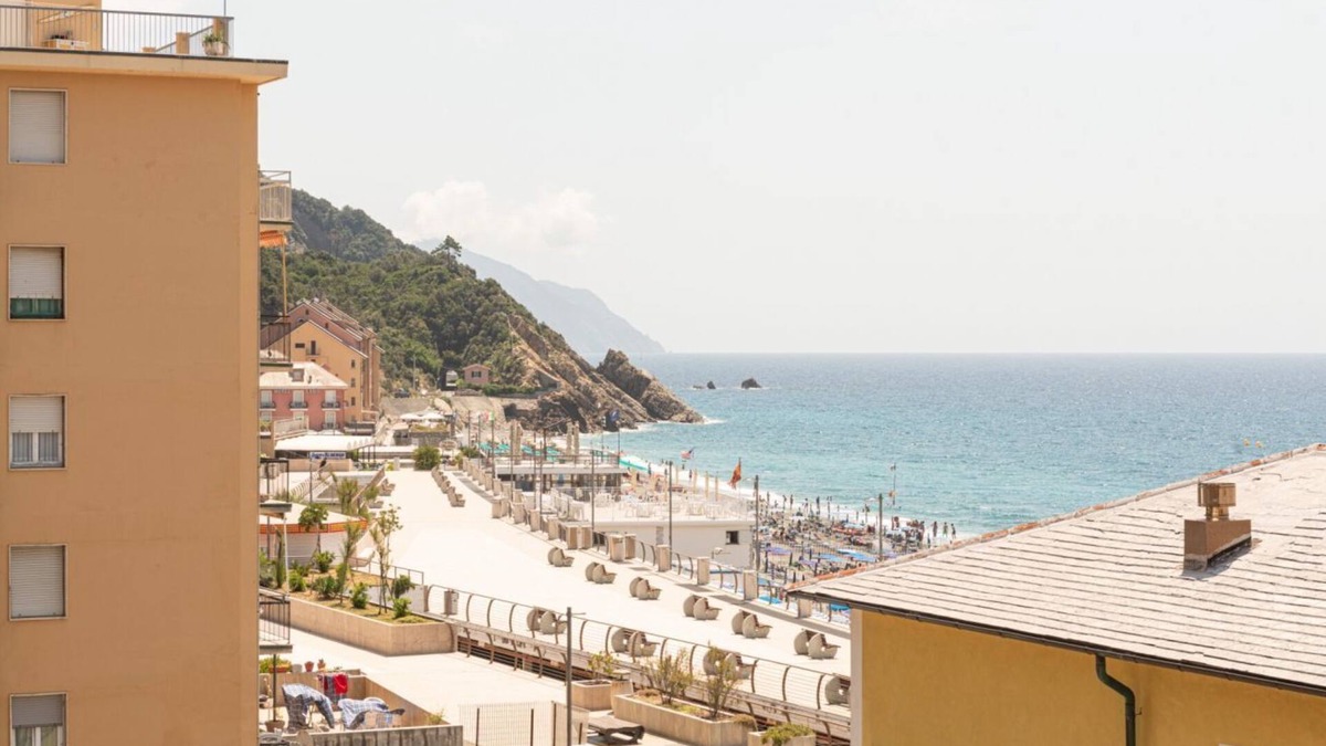Deiva Marina Apartment | Deiva Marina APT SEA VIEW! Box car and balcony!