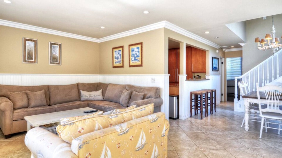 Del Mar House | Del Mar Town Home,18th St - 3 BR - Location Steps to Beach! Beach Colony